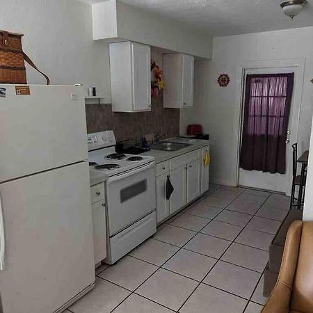 Private One-Bedroom 13-Directly Across From Beach St. Pete Beach Extérieur photo