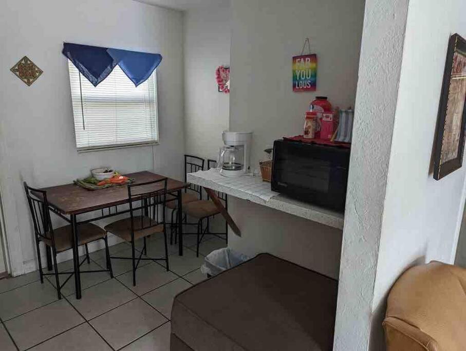 Private One-Bedroom 13-Directly Across From Beach St. Pete Beach Extérieur photo